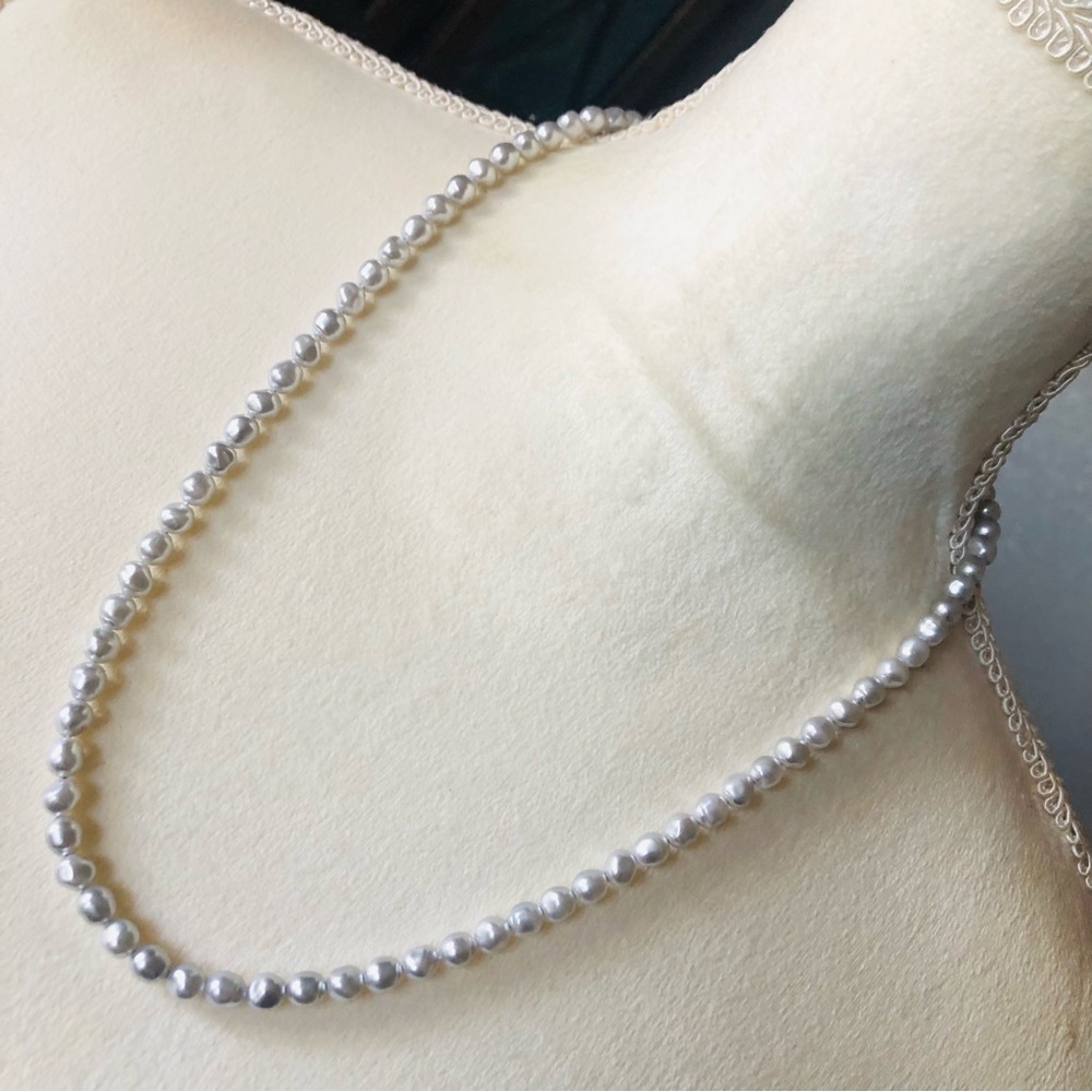 Vintage silver simulated fresh water pearl necklace